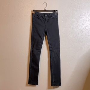 Celebrity Pink• Black• No holes